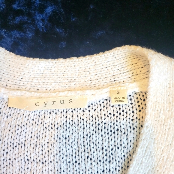 Cyrus White Sweater Vest Top - Picture 3 of 5